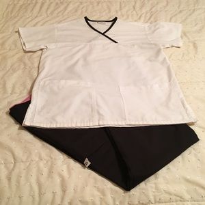 Medical/Dental scrub set by Peaches